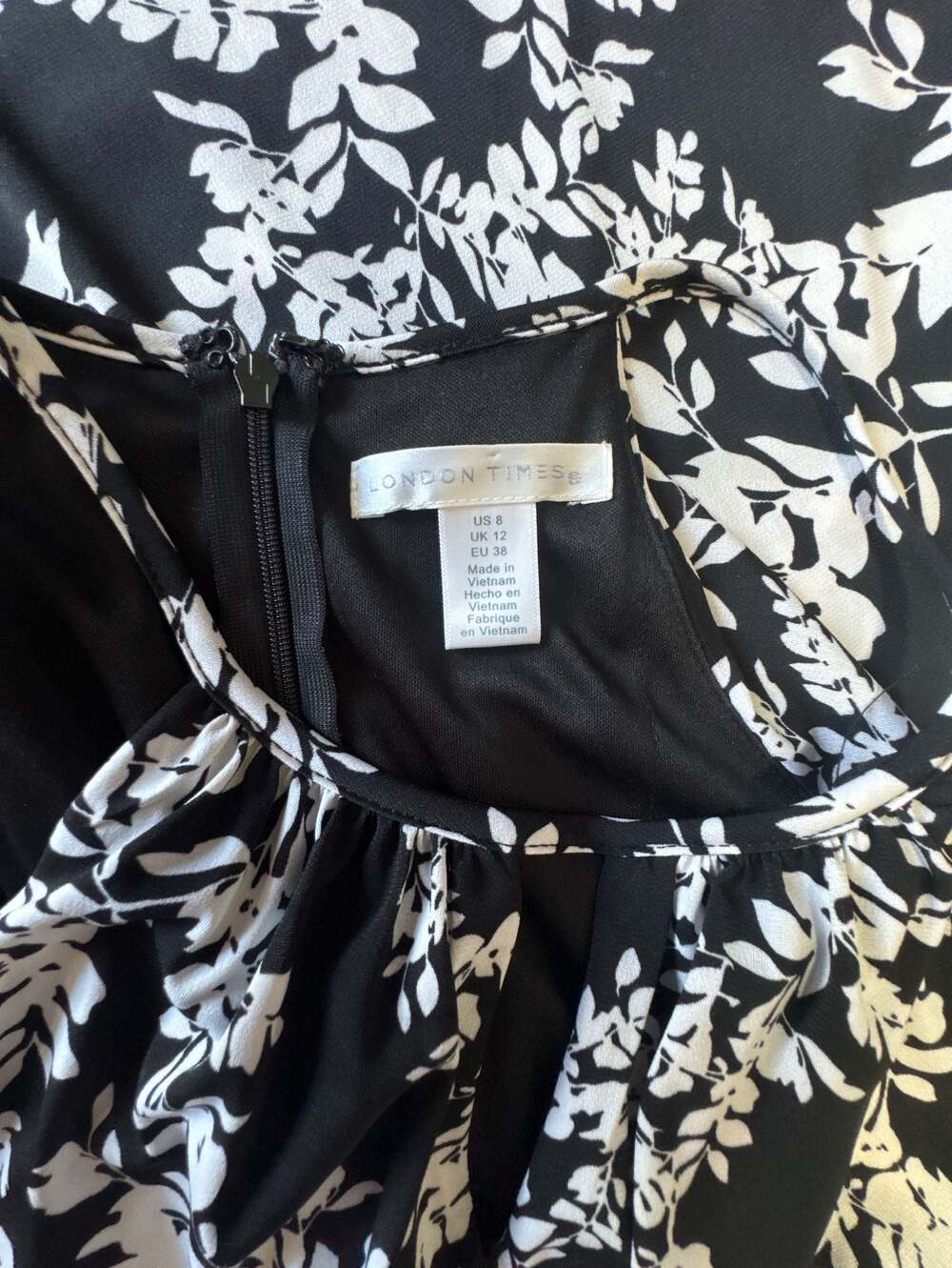 London Times Black White Floral Tie Waist Wide Leg Crop Jumpsuit - Picture 5 of 6